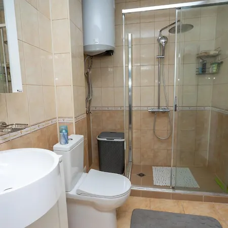 Complex Saint George 2 Slaapkamers Met Zeezicht דירה קברנה
